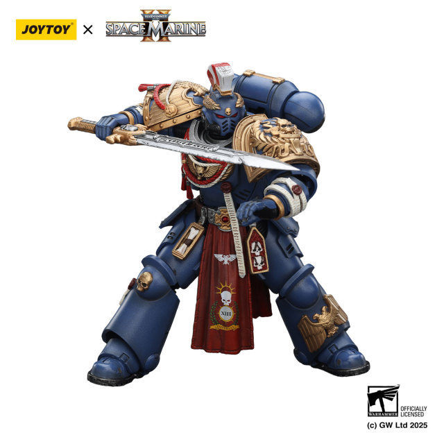 Ultramarines Relic Primus Armour with Plasma Pistol and Combat Blade
