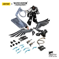 Raven Guard Corvus Corax,Primarch of the XIX Legion with artificer-crafted lightning talons,archaeotech pistols,and whip