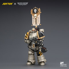 Iron Warriors Mkll Legionary 1 with Vexilla,Bolter and Bolt Pistol