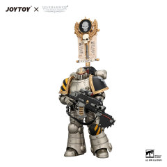 Iron Warriors Mkll Legionary 1 with Vexilla,Bolter and Bolt Pistol
